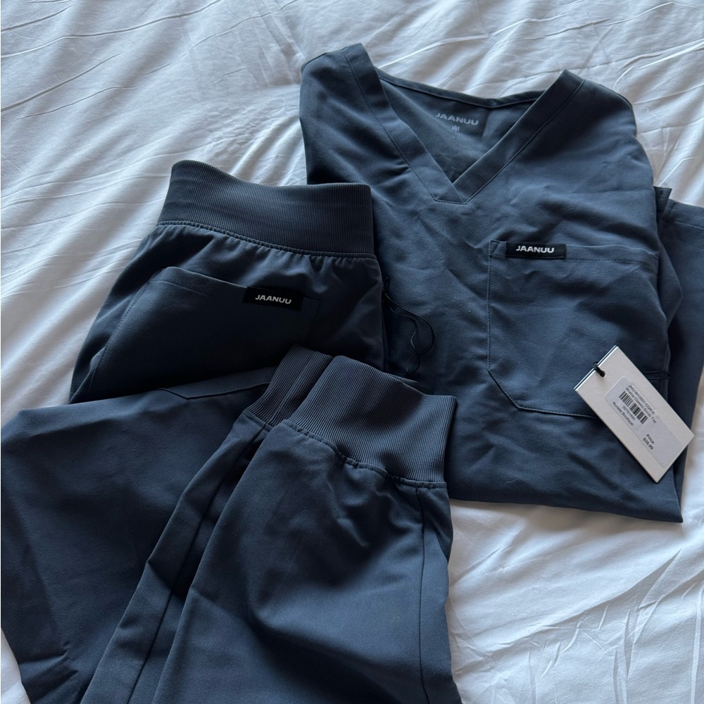 Jaanuu Women's Gray Scrub Set